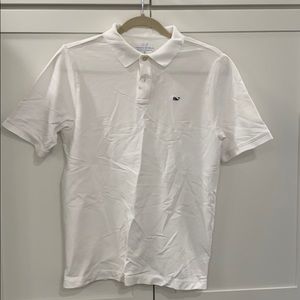 White vineyard vines polo shirt.